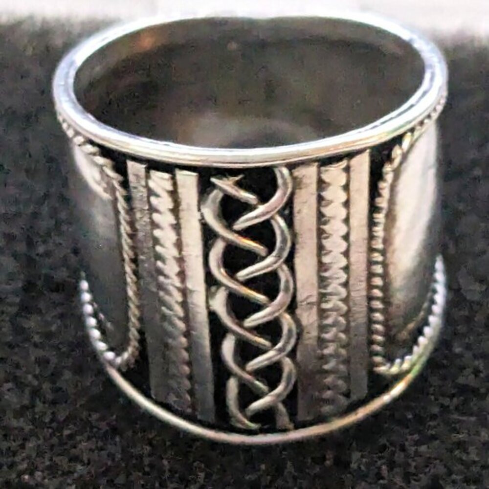Vintage Estate 925 Sterling Silver Wide Chain Design Ring Etched Textured
